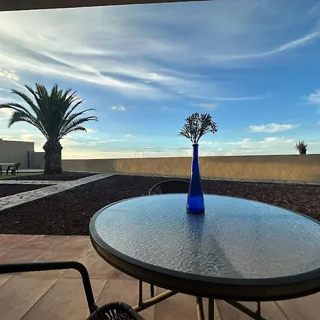 Holiday home Jacuzzi Oasis: Space & Comfort