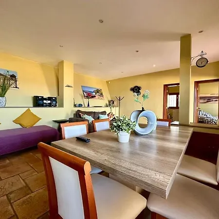 Jacuzzi Oasis: Space & Comfort Ferienhaus Icod De Los Vinos