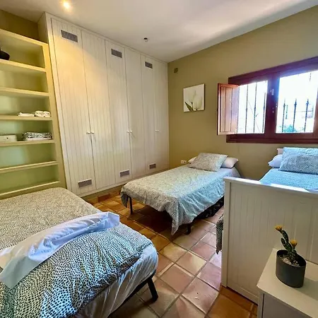 Jacuzzi Oasis: Space & Comfort Ferienhaus Icod De Los Vinos