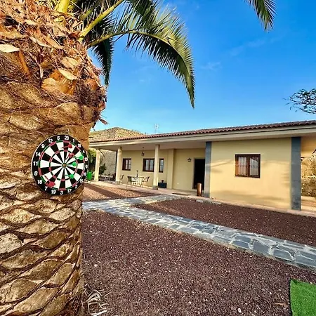 펜션 Jacuzzi Oasis: Space & Comfort