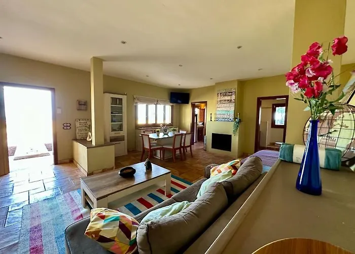 Jacuzzi Oasis: Space & Comfort Icod De Los Vinos