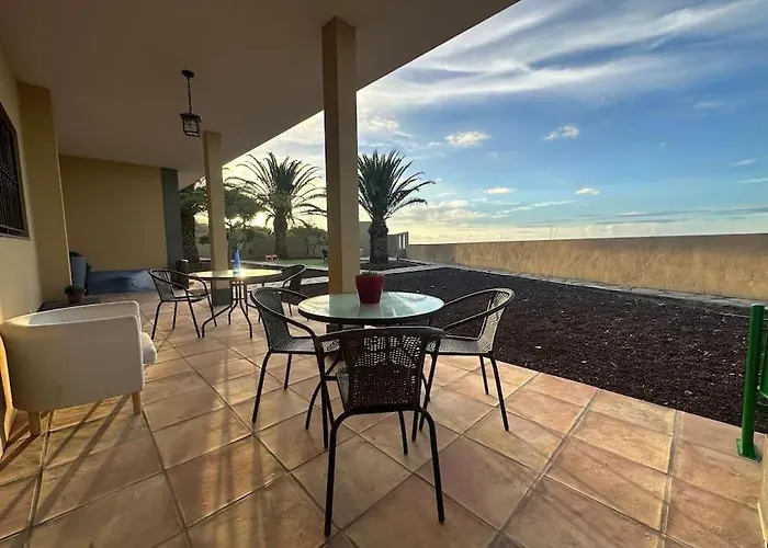 Jacuzzi Oasis: Space & Comfort